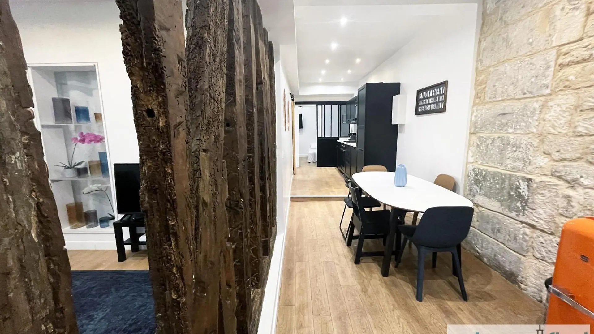 Urban Flat 52 - Charming 2 Bdr Flat In Center Of Paris Apartment 0*,  France