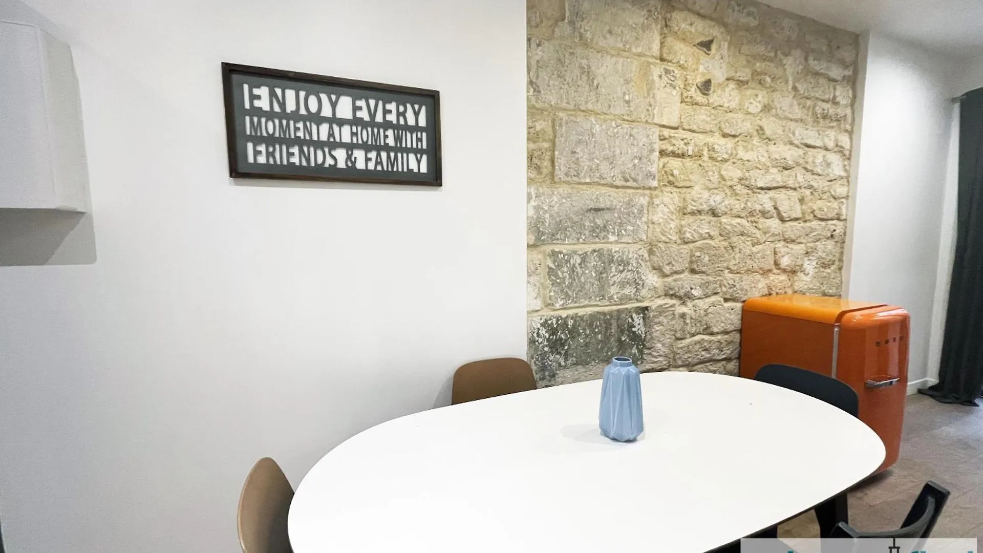 Urban Flat 52 - Charming 2 Bdr Flat In Center Of Paris Apartment